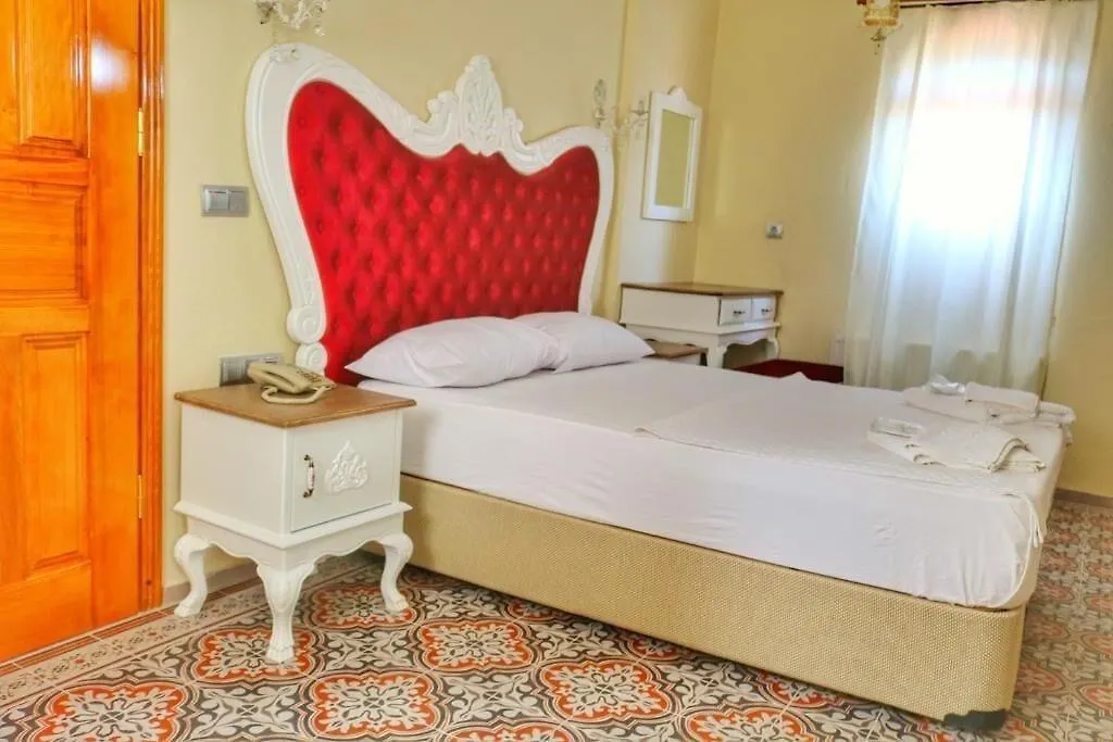 Stone Hill Hotel Ayvalik 2*,
